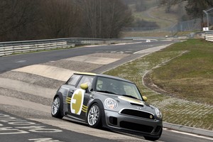 MINI E Race runs in Nürburgring