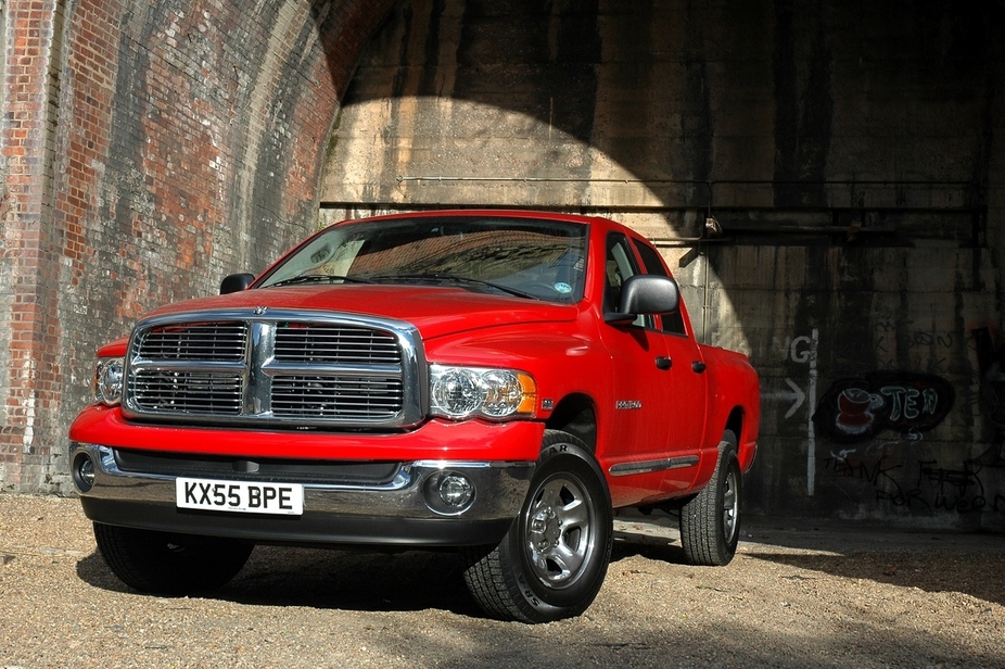 Dodge Ram 2500 Mega Cab 4X2 SLT SWB