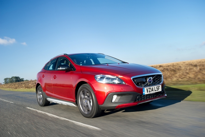 Volvo V40  D2 Momentum Powershift Cross Country