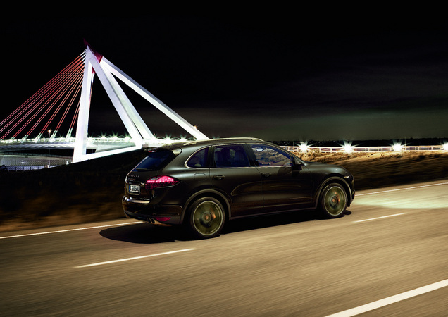 Porsche reveals new Cayenne