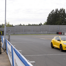 Renault Megane sets Nurburgring record