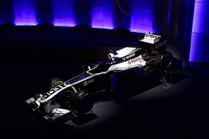 Williams' 2011 livery revealed