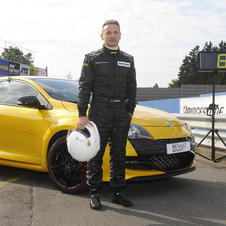 Renault Megane sets Nurburgring record