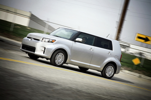 Scion xB 5-Door Wagon 4-Spd AT