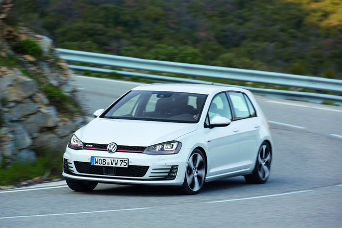 Volkswagen Golf 2.0 TSI GTI