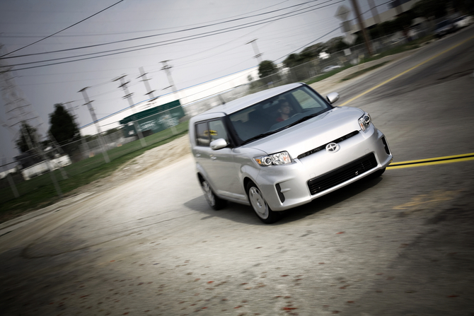 Scion xB 5-Door Wagon 4-Spd AT