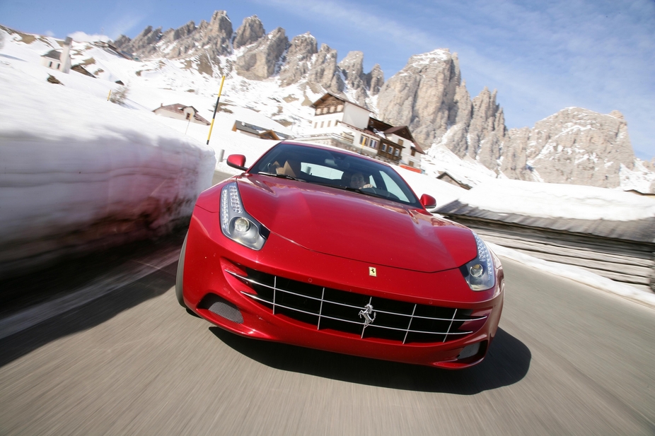 Autoviva&#39;s first choice for a trip into the snow: The Ferrari FF. Obviously.