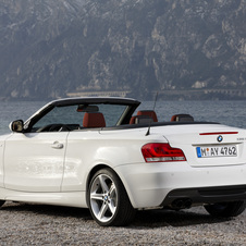 BMW reveals facelifted 1 Series Coupé and Convertible