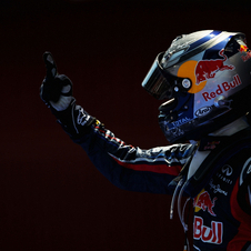 Vettel holds Hamilton for fourth season victory