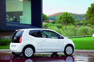 Volkswagen Up 1.0 high up! white