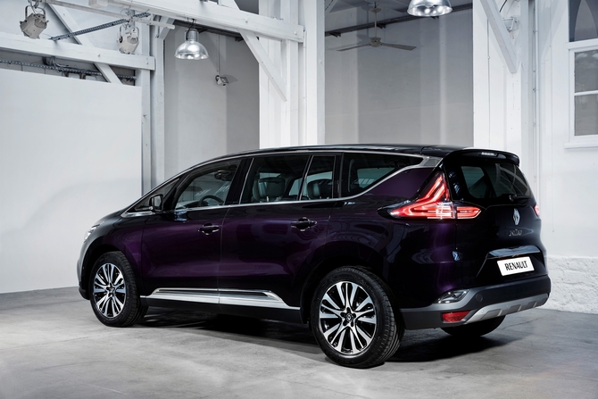 Renault Espace Energy dCi Twin Turbo EDC Initiale Paris