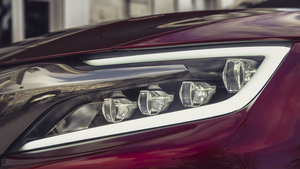 The only teaser that Citroën released shows its headlights.