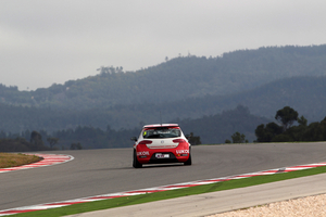 Tarquini takes World Touring Car pole in Portugal