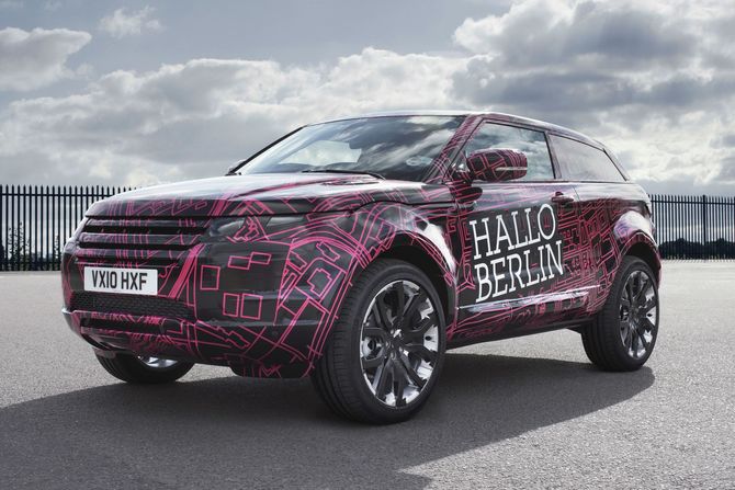 Range Rover Evoque goes funky for final testing