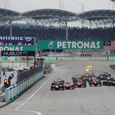 Vettel continues winning run in Malaysia