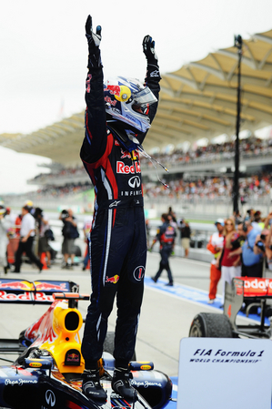 Vettel continues winning run in Malaysia