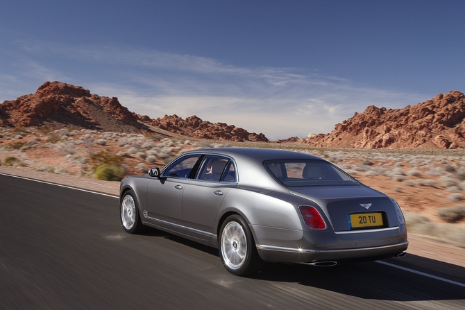 Bentley Revealing Mulsanne Mulliner Driving Specification at Geneva