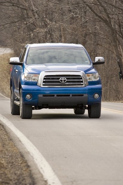 Toyota Tundra-Grade Regular Cab 4X4 5.7L Long Bed