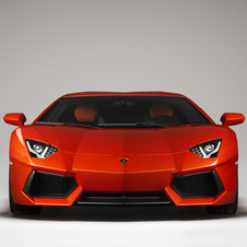 Lamborghini Aventador finally revealed