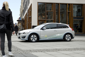 Volvo wants to test the electric C30 in 2011