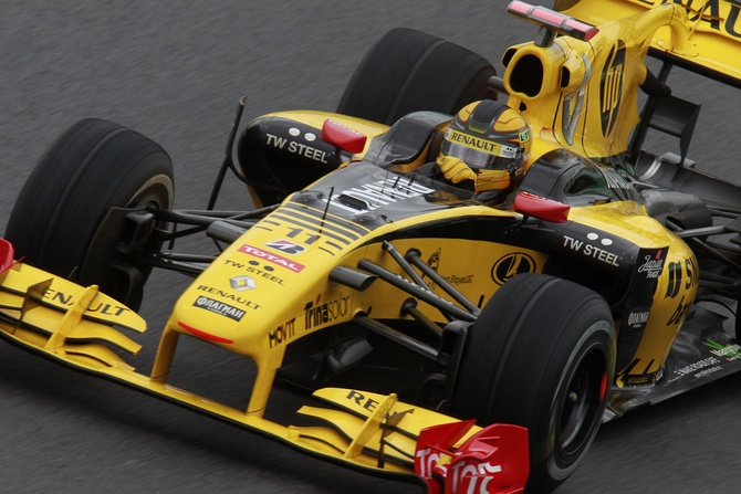 Hulkenberg storms into pole position in Brazil