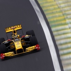 Hulkenberg storms into pole position in Brazil