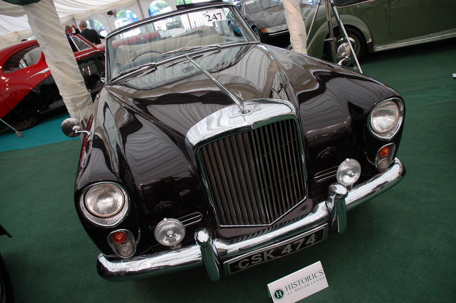 Bentley S2