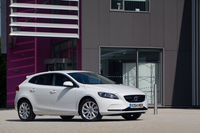 Volvo V40 D2 Momentum Eco Powershift