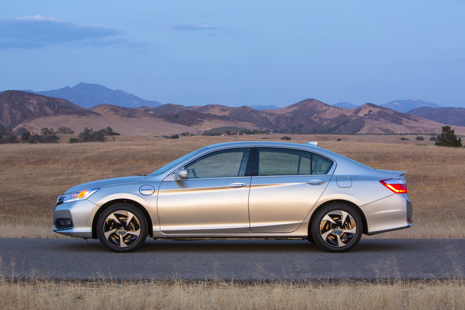 Next Generation Honda Accord Will Have Plug-In Hybrid Model