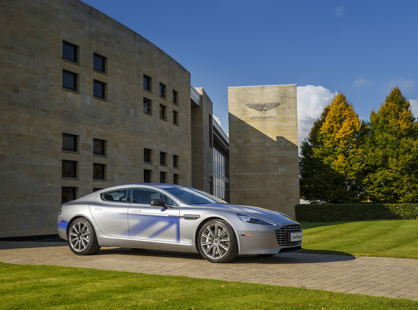 O CEO da Aston Martin, Andy Palmer, acredita que os veículos elétricos de luxo serão uma forte aposta no futuro