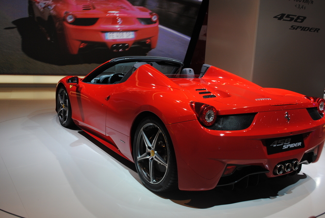 Ferrari add the 458 Spider to its lineup