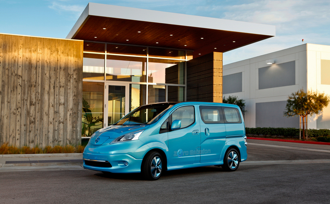 Nissan E-NV2000 Shows Concept for Future Electric Minivan