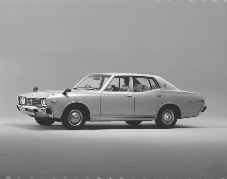 Nissan Cedric Sedan 220D GL