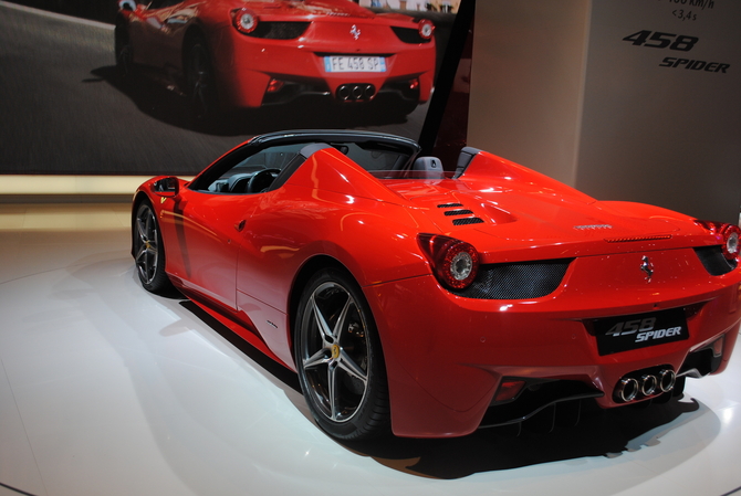 Ferrari add the 458 Spider to its lineup