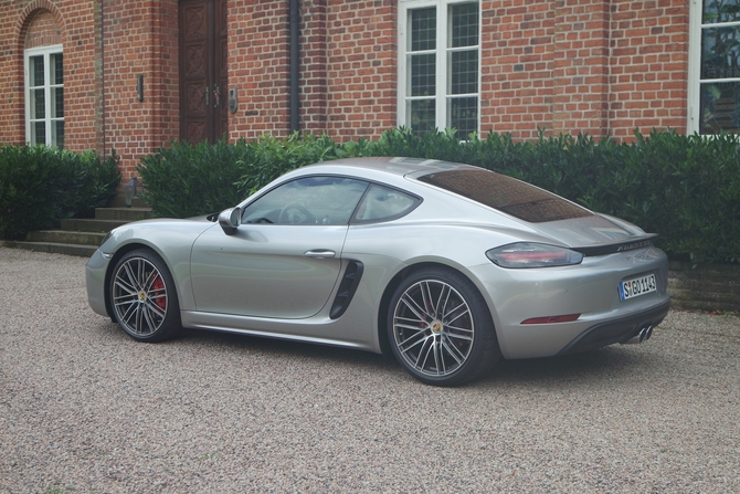 Porsche 718 Cayman S PDK