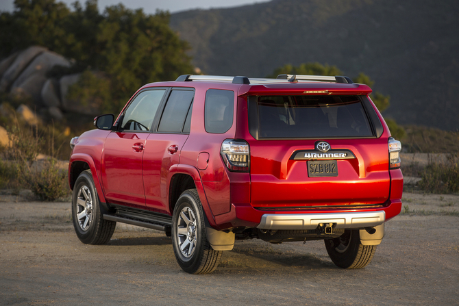 Toyota 4Runner SR5 RWD