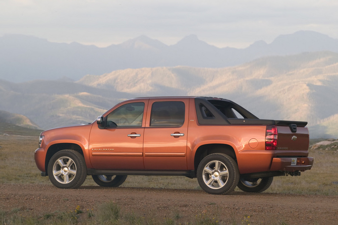 Chevrolet Avalanche LS 2WD