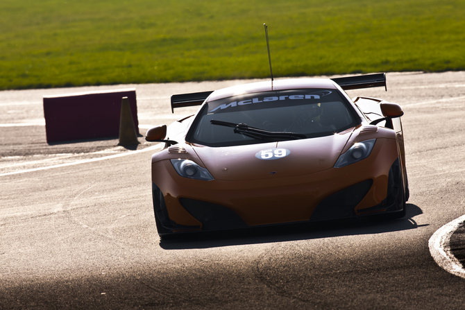 McLaren MP4-12C GT3 completes first tests