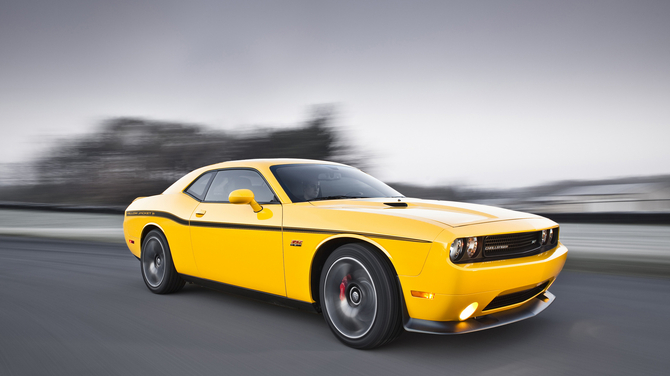 Dodge Challenger Yellow Jacket Adds Adaptive Suspension and Interior Upgrades to 6.4 Liter Hemi V8