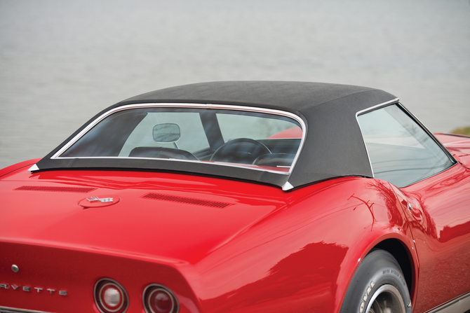 Chevrolet Corvette Stingray LT-1