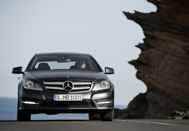 New C-Class Coupé: new compact, classic coupe to debut in Geneva