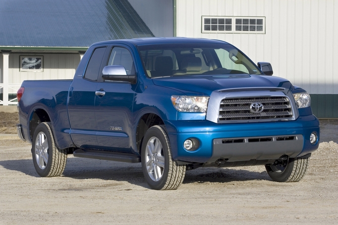 Toyota Tundra CrewMax 4X2 Tundra-Grade 5.7L