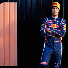 Vettel closes deal with Red Bull until 2014