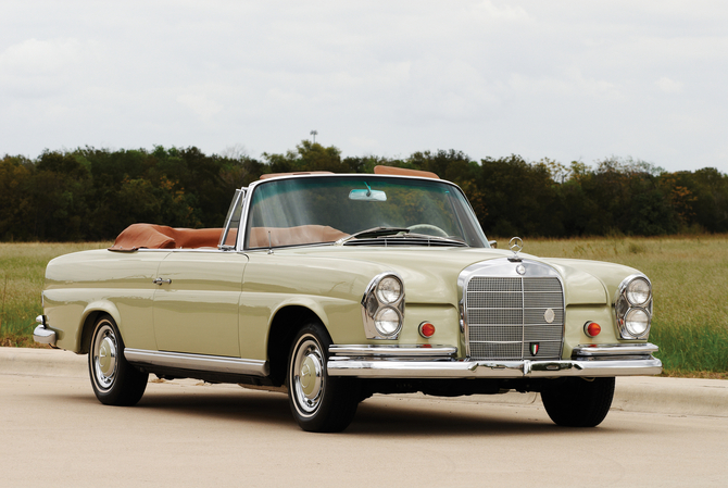 Mercedes-Benz 220 SE Cabriolet