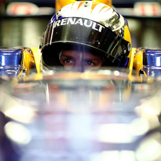 Vettel closes deal with Red Bull until 2014