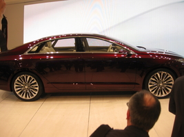 Lincoln MKZ Concept Looks at Lincolns Future