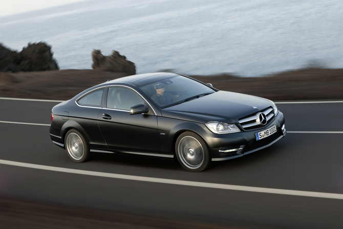 New C-Class Coupé: new compact, classic coupe to debut in Geneva