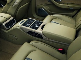 Audi A8 L: when luxury goes large