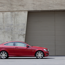 New C-Class Coupé: new compact, classic coupe to debut in Geneva