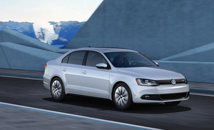 VW electrifies NAIAS with E-Bugster and Jetta Hybrid